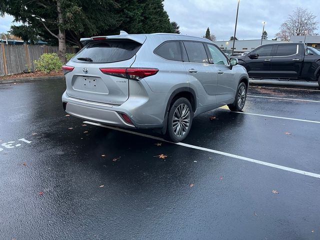 2021 Toyota Highlander Hybrid Platinum