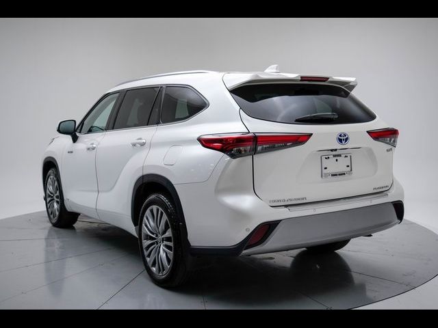 2021 Toyota Highlander Hybrid Platinum