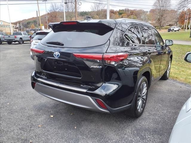 2021 Toyota Highlander Hybrid Platinum