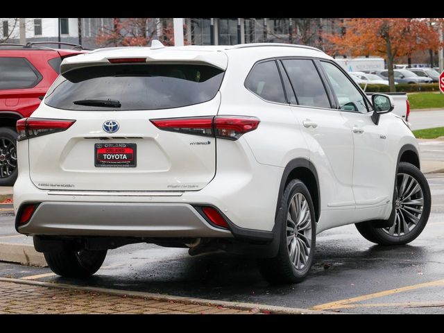 2021 Toyota Highlander Hybrid Platinum