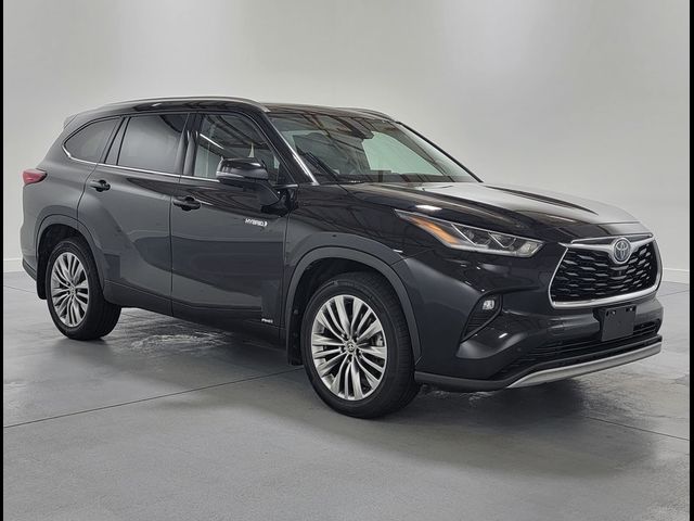 2021 Toyota Highlander Hybrid Platinum