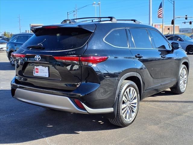 2021 Toyota Highlander Hybrid Platinum