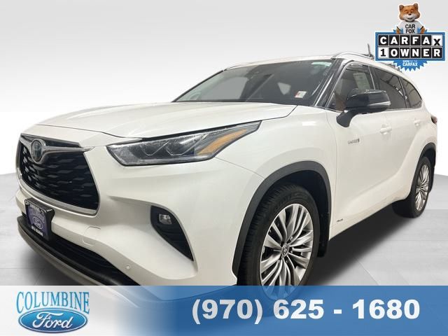 2021 Toyota Highlander Hybrid Platinum