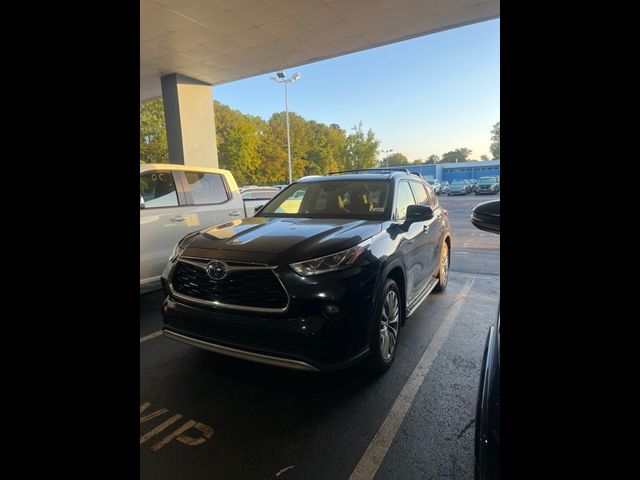 2021 Toyota Highlander Hybrid Platinum