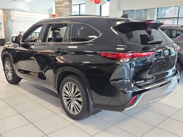 2021 Toyota Highlander Hybrid Platinum