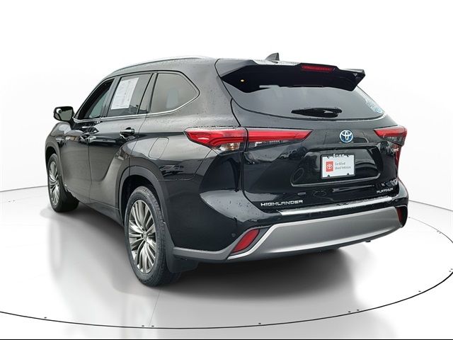 2021 Toyota Highlander Hybrid Platinum