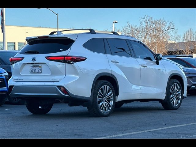 2021 Toyota Highlander Hybrid Platinum