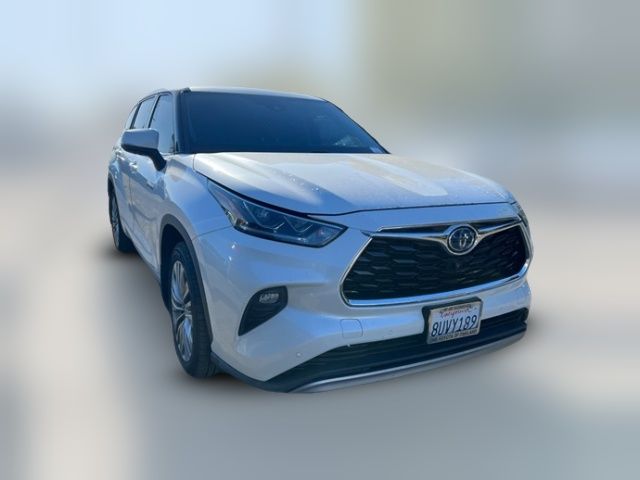 2021 Toyota Highlander Hybrid Platinum