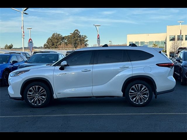 2021 Toyota Highlander Hybrid Platinum