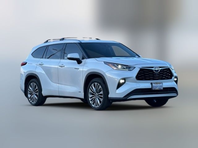 2021 Toyota Highlander Hybrid Platinum