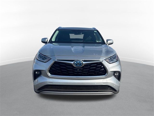 2021 Toyota Highlander Hybrid Platinum