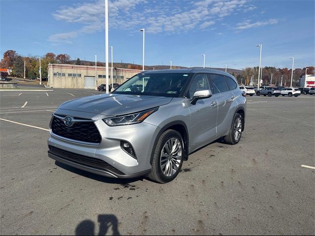 2021 Toyota Highlander Hybrid Platinum