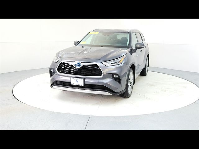 2021 Toyota Highlander Hybrid Platinum