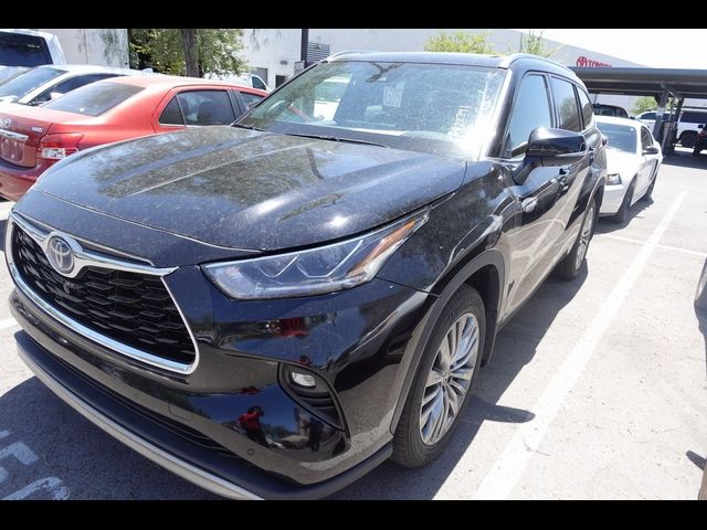 2021 Toyota Highlander Hybrid Platinum