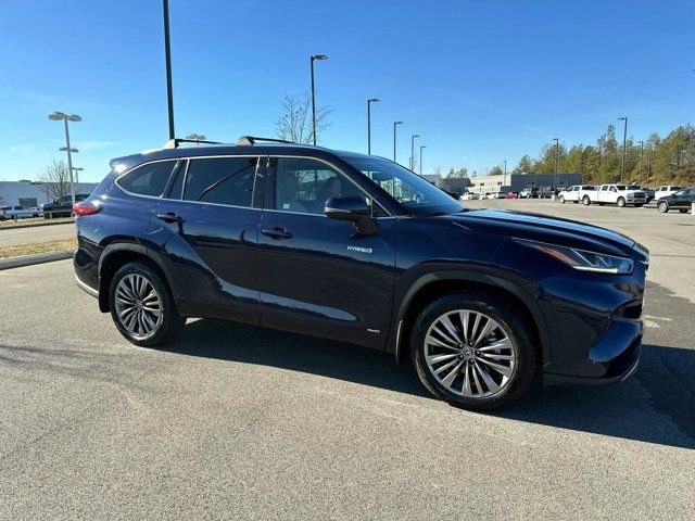 2021 Toyota Highlander Hybrid Platinum