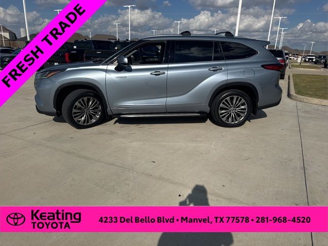 2021 Toyota Highlander Hybrid Platinum