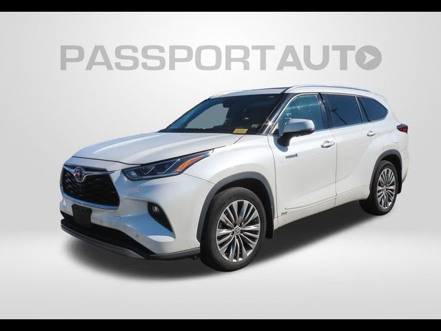 2021 Toyota Highlander Hybrid Platinum