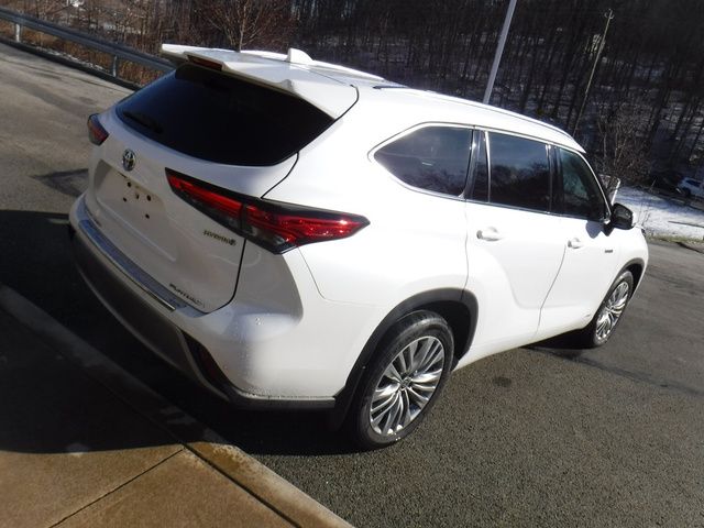 2021 Toyota Highlander Hybrid Platinum