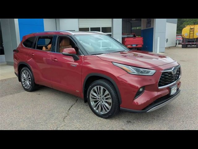 2021 Toyota Highlander Hybrid Platinum