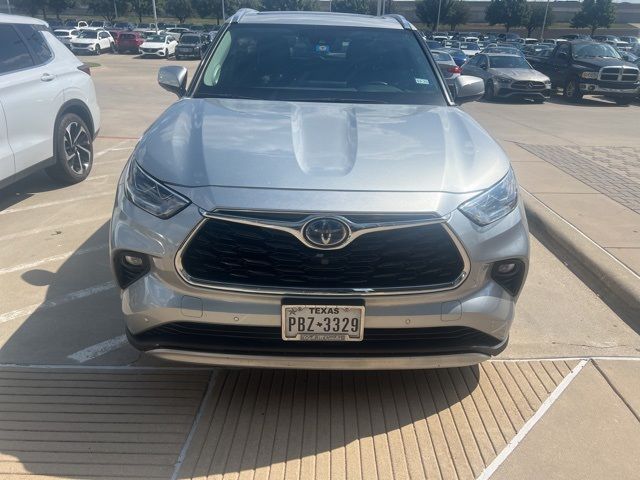 2021 Toyota Highlander Hybrid Platinum