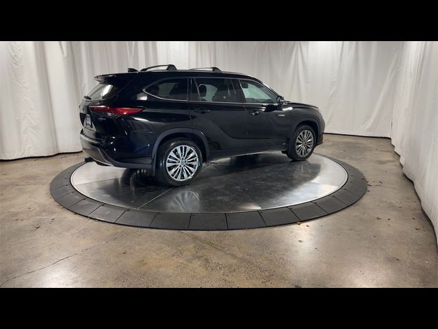 2021 Toyota Highlander Hybrid Platinum