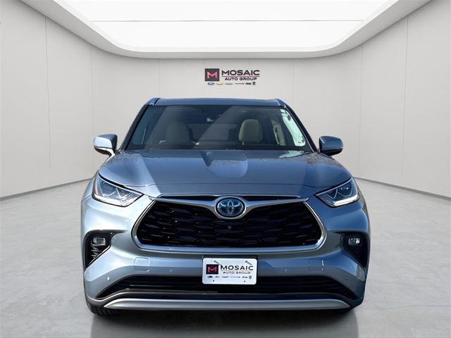 2021 Toyota Highlander Hybrid Platinum