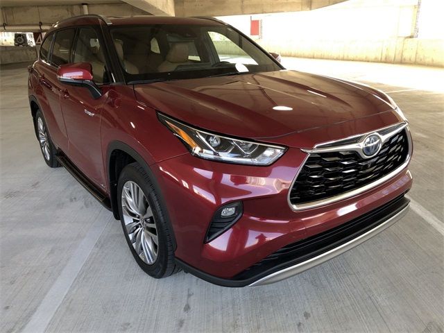 2021 Toyota Highlander Hybrid Platinum