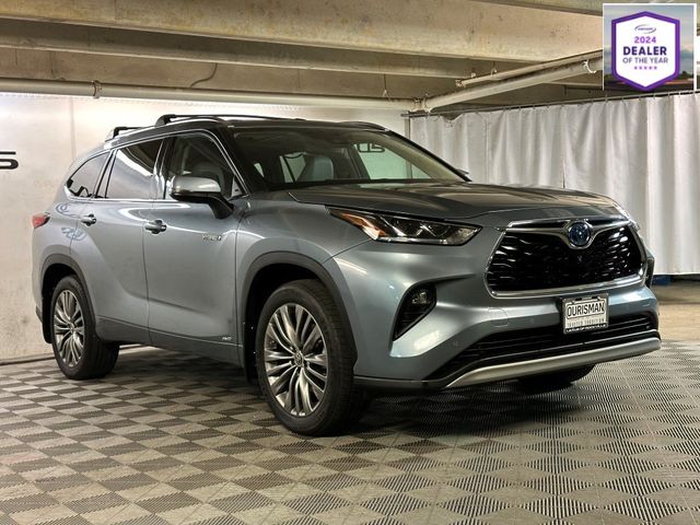 2021 Toyota Highlander Hybrid Platinum