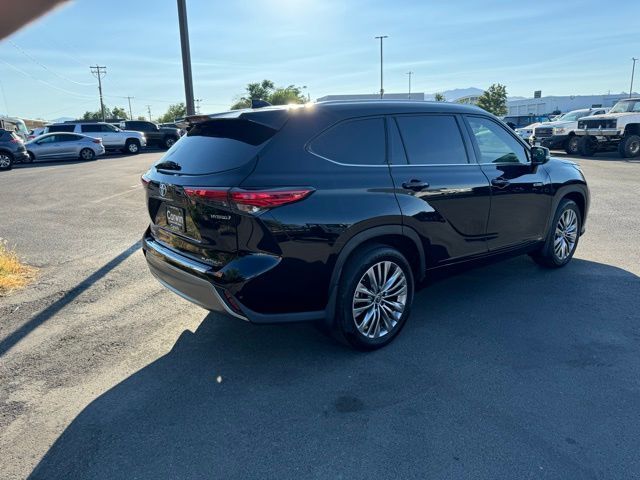 2021 Toyota Highlander Hybrid Platinum