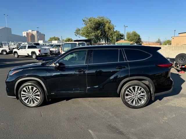 2021 Toyota Highlander Hybrid Platinum