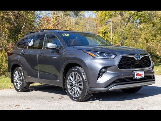 2021 Toyota Highlander Hybrid Platinum