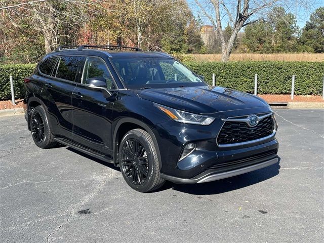 2021 Toyota Highlander Hybrid Platinum