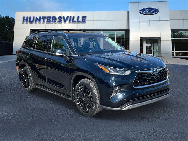 2021 Toyota Highlander Hybrid Platinum