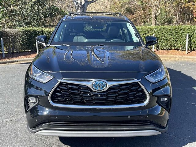 2021 Toyota Highlander Hybrid Platinum