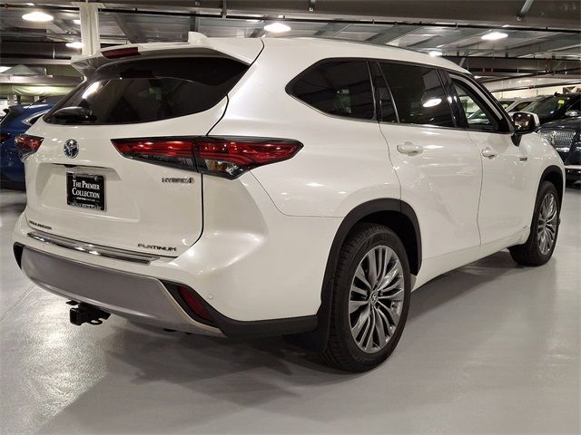 2021 Toyota Highlander Hybrid Platinum