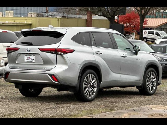 2021 Toyota Highlander Hybrid Platinum