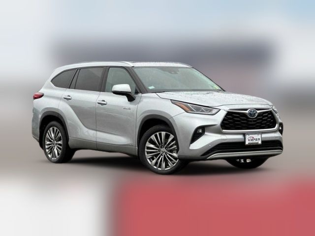 2021 Toyota Highlander Hybrid Platinum