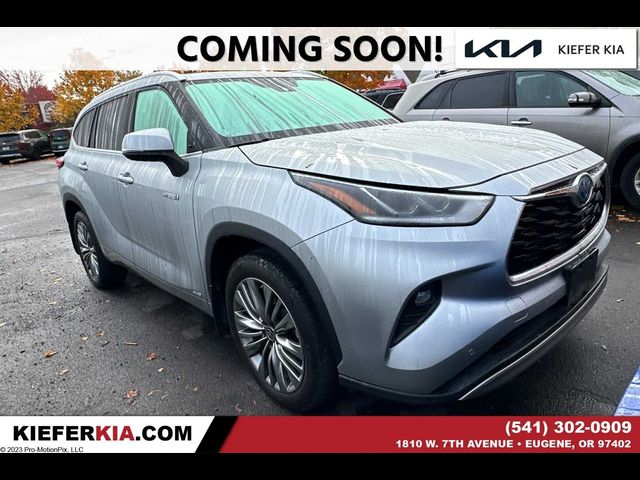 2021 Toyota Highlander Hybrid Platinum