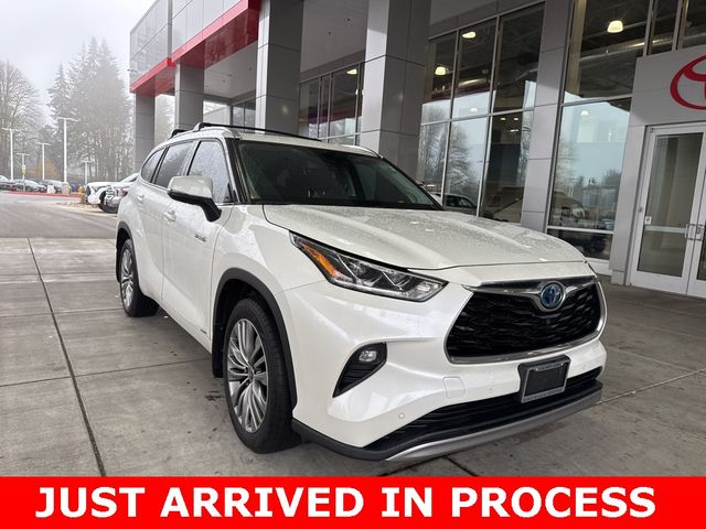 2021 Toyota Highlander Hybrid Platinum