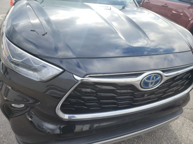 2021 Toyota Highlander Hybrid Platinum