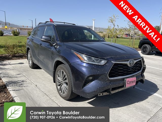 2021 Toyota Highlander Hybrid Platinum