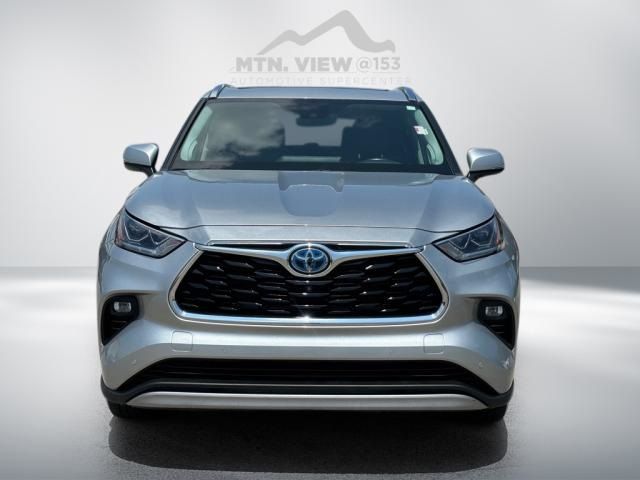 2021 Toyota Highlander Hybrid Platinum