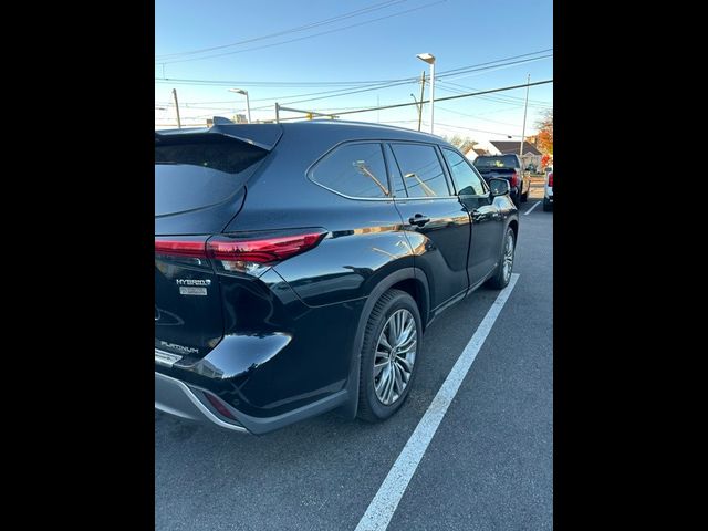 2021 Toyota Highlander Hybrid Platinum