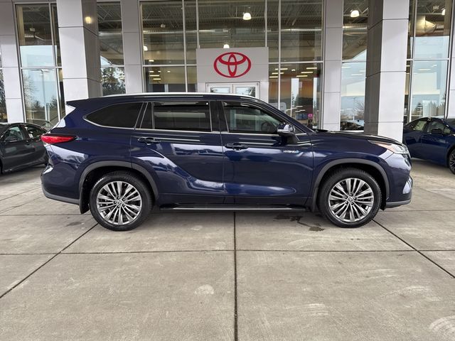 2021 Toyota Highlander Hybrid Platinum