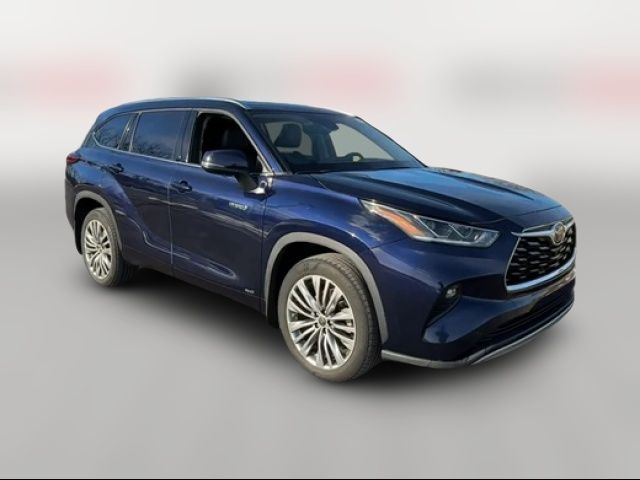 2021 Toyota Highlander Hybrid Platinum