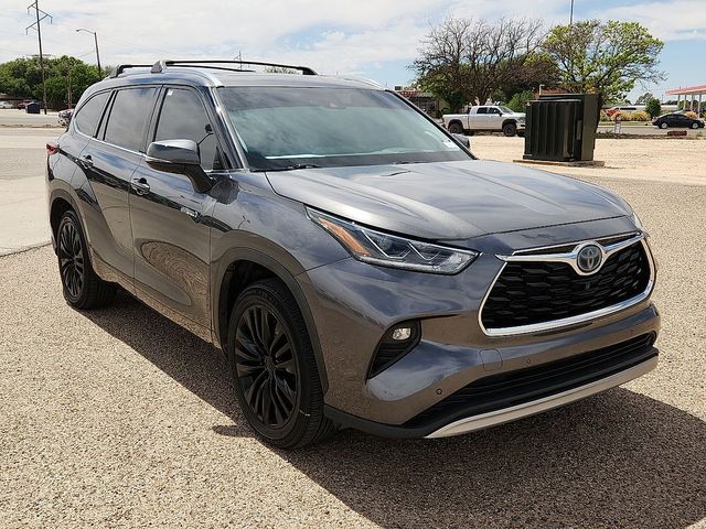 2021 Toyota Highlander Hybrid Platinum