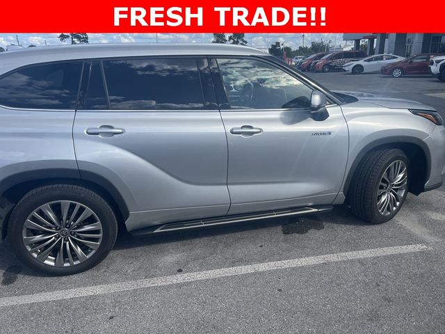 2021 Toyota Highlander Hybrid Platinum