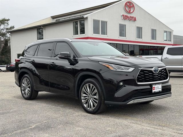 2021 Toyota Highlander Hybrid Platinum