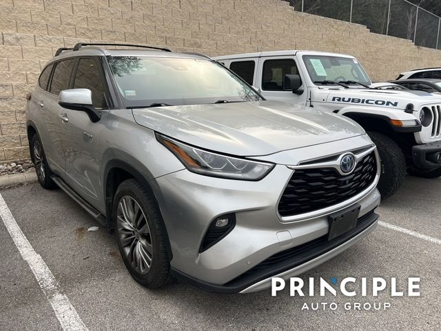 2021 Toyota Highlander Hybrid Platinum