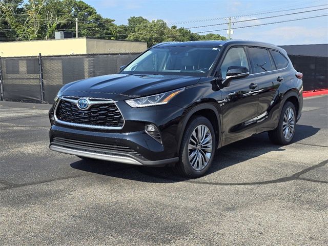 2021 Toyota Highlander Hybrid Platinum